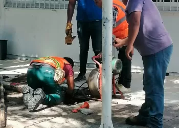 Regresan a clases alumnos de escuela de Chetumal, hacen caso a queja de padres