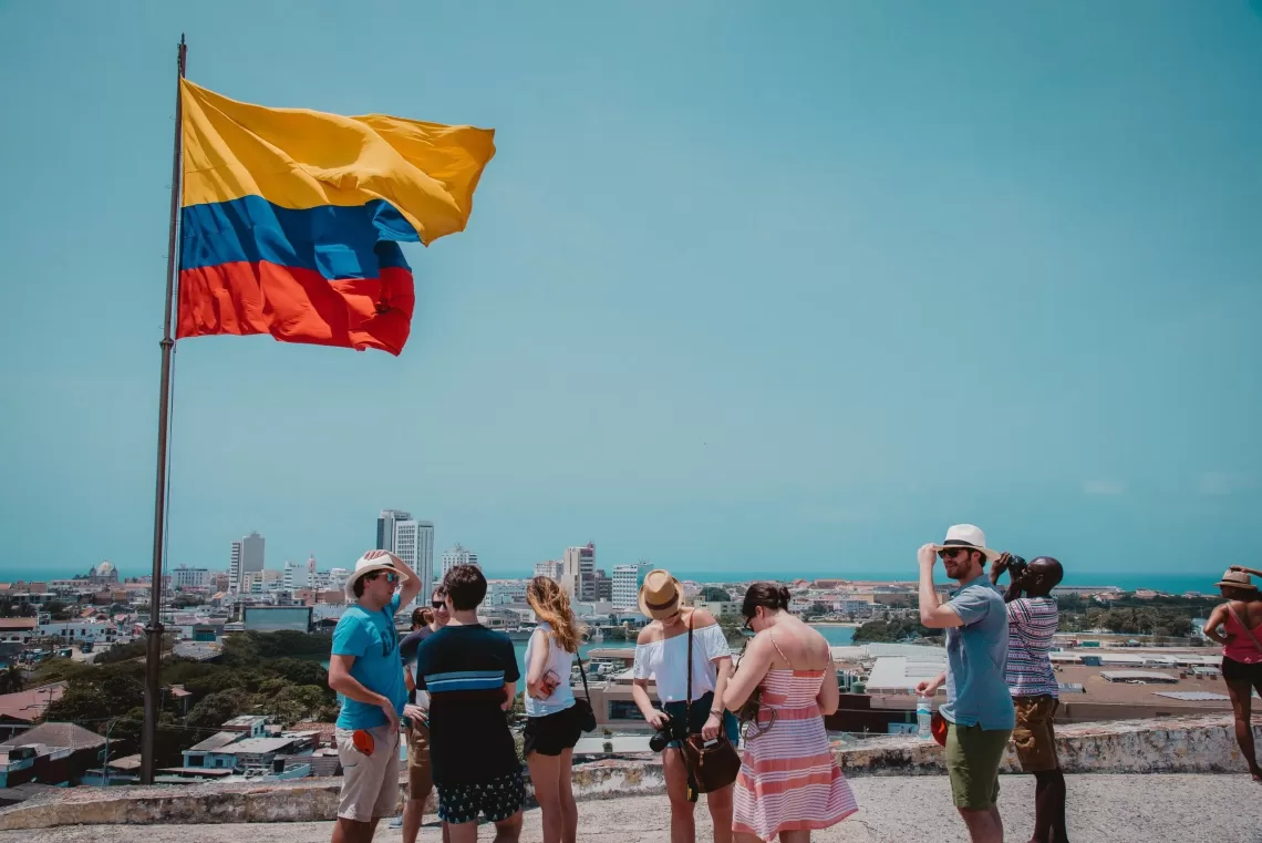 Caída drástica del turismo colombiano en Cancún por culpa de Migración