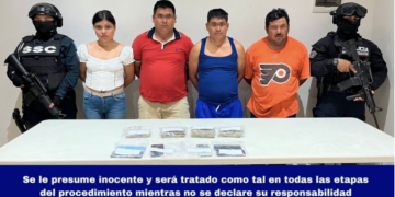 Cuatro individuos con más de $200 mil en efectivo escupen e insultas a policías