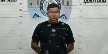 Policías de Solidaridad evitan que sujeto se haga daño con una pistola