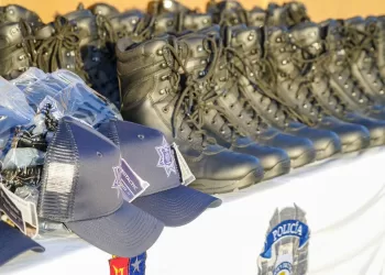 Policías municipales de Solidaridad reciben nuevos uniformes