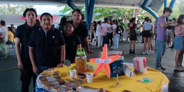 Estudiantes de Turismo de la UT Cancún impulsan emprendimiento en el Pabellón Turístico