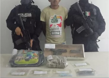 Sujeto armado es detenido con marihuana, cristal y crack