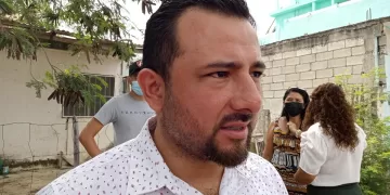 Adrián Sánchez, aspirante a alcalde de Chetumal por MORENA, renuncia a su militancia