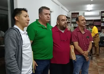 Morena Quintana Roo entrega lista de candidatos a diputados locales, pero mantiene en secreto sus nombres