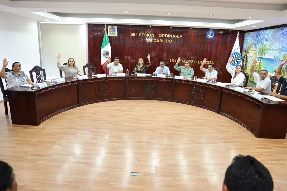 Cabildo de Isla Mujeres aprueba licencia temporal de la alcaldesa Atenea Gómez