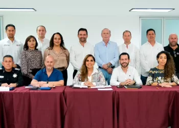 Autoridades y empresarios se reúnen para fortalecer el liderazgo turístico