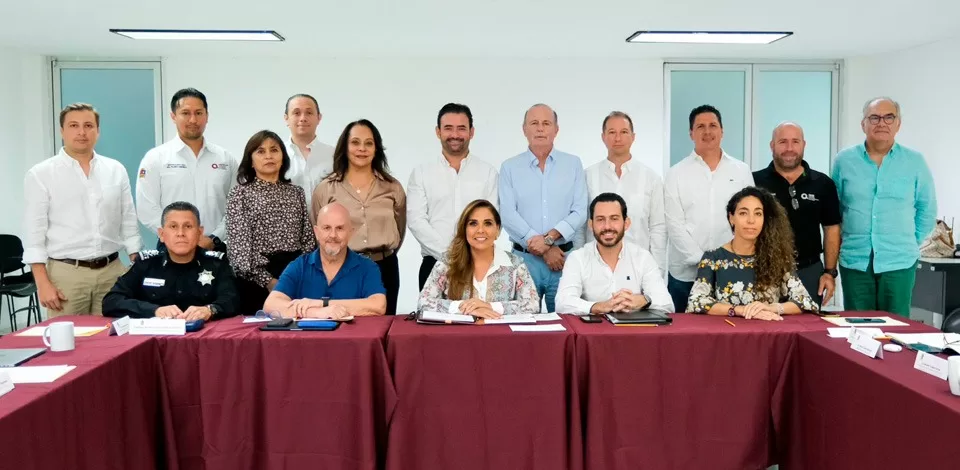 Autoridades y empresarios se reúnen para fortalecer el liderazgo turístico