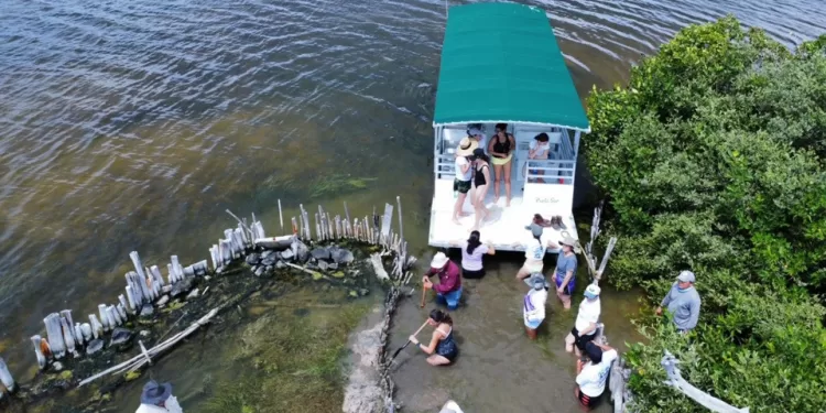 "Planet Patrol" visita Punta Sur para promover la conservación ambiental