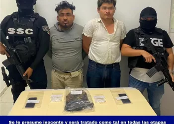 Interceptados par de narcomenudistas al intentar escapar de la policía
