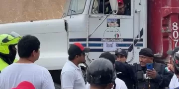 Muere operador de mototaxi tras ser arrollado por volquete del Tren Maya en Playa del Carmen