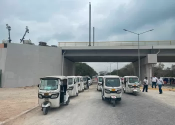 Mototaxistas cierran avenidas tras muerte de un compañero en accidente