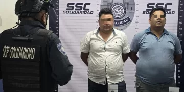 Detienen a par de sujetos cuando trataban de asaltar pasajeros de camión en Playa del Carmen