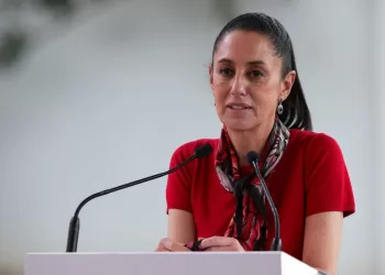 Claudia Sheinbaum firma el Compromiso por la Paz y aclara que no está de acuerdo con el diagnóstico emitido por el Episcopado Mexicano