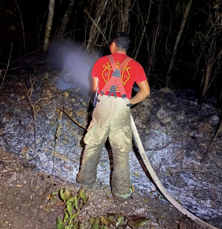 Se sofoca incendio forestal en Puerto Morelos tras intensas jornadas de combate