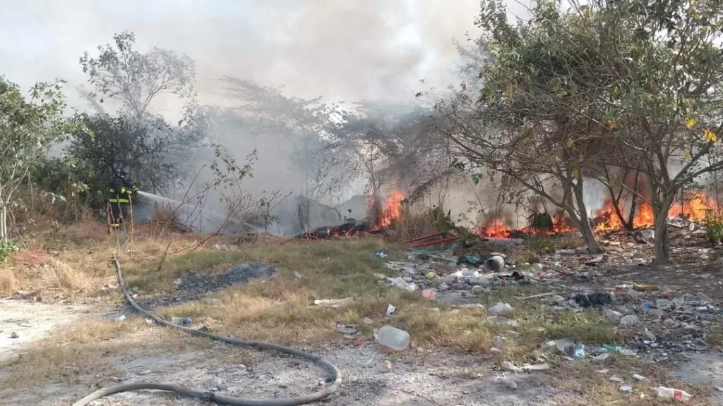 Reportan incendio en céntrica