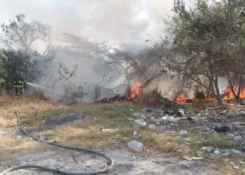 Reportan incendio en céntrica