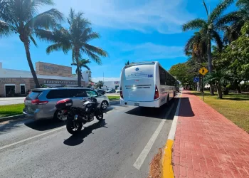 Carambola en el Boulevard Kukulcán deja una mujer lesionada