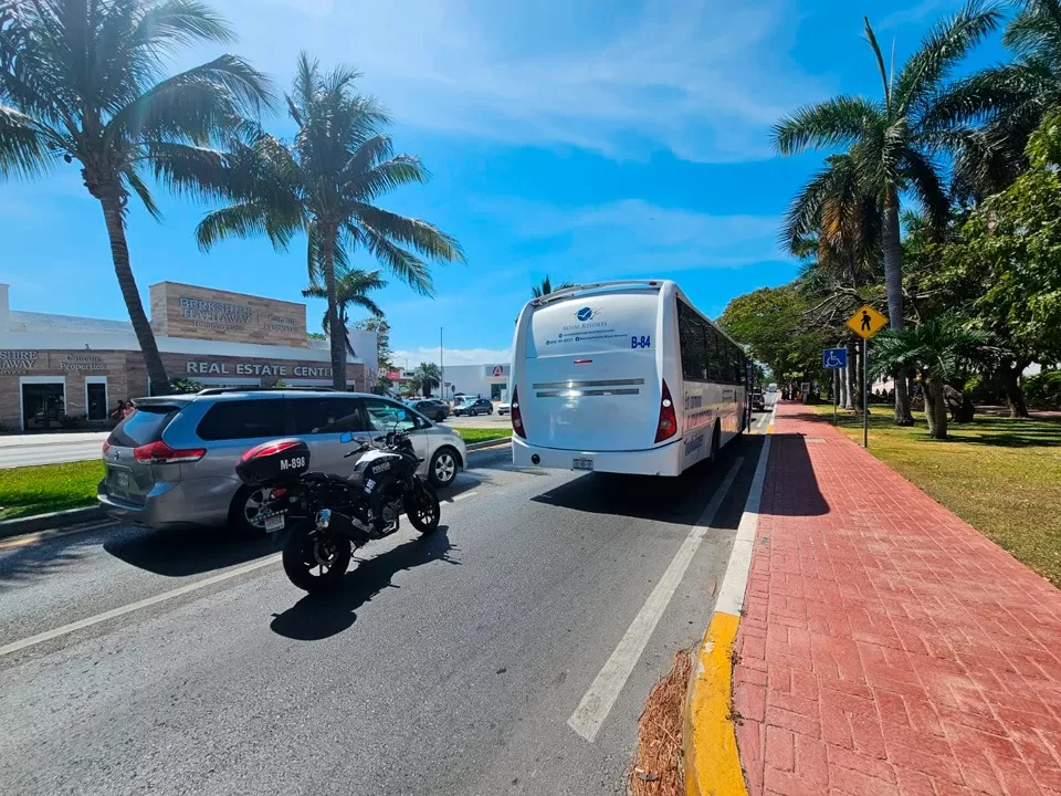 Carambola en el Boulevard Kukulcán deja una mujer lesionada