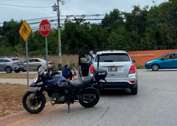Una mujer y un menor atropellados en la Huayacán