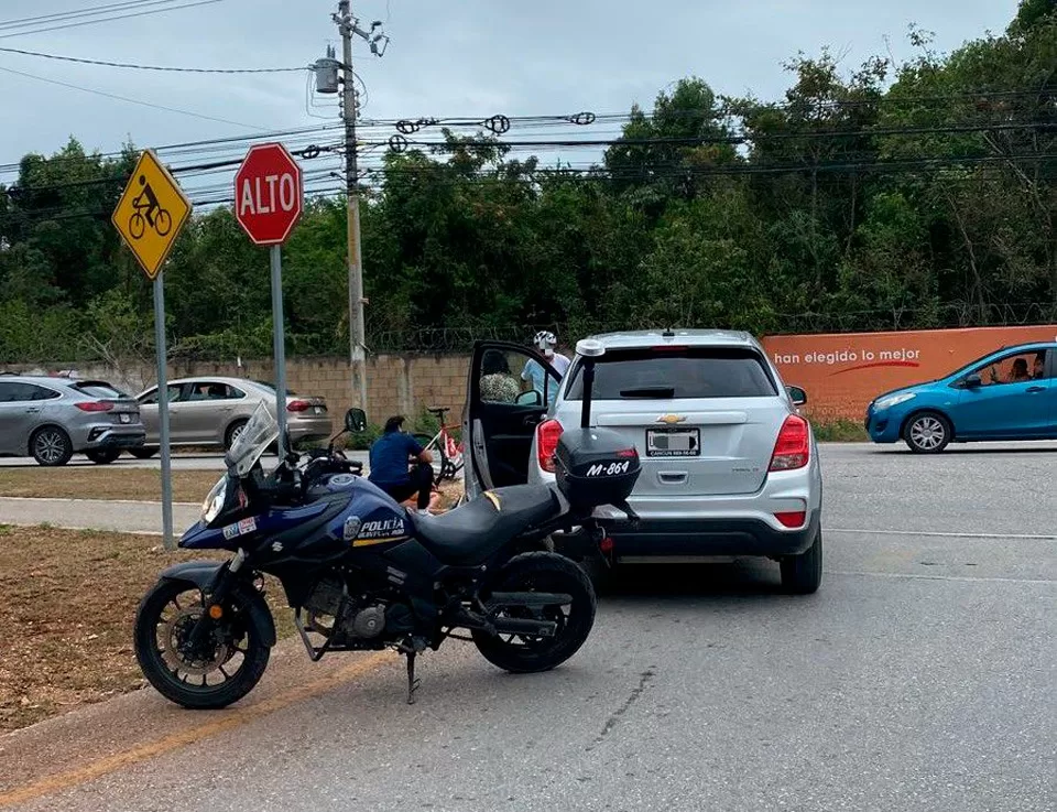 Una mujer y un menor atropellados en la Huayacán