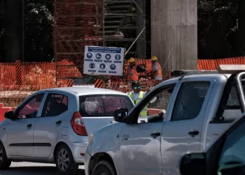 Ajuste a la circulación de vehículos en la glorieta de Kabah con Colosio
