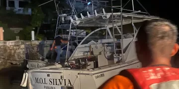 Rescata la Marina en inmediaciones de Punta Venado, a tripulantes de yate de pesca a la deriva