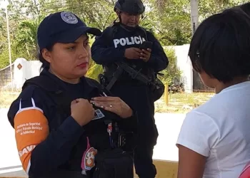 Detectan en filtro policial de Playa del Carmen a dos menores de Cancún que se fueron de “pinta”