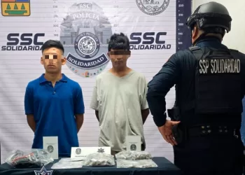 Dos jóvenes, capturados con más de 200 dosis de drogas
