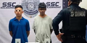 Dos jóvenes, capturados con más de 200 dosis de drogas