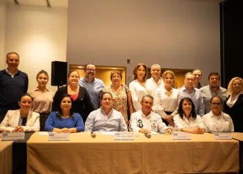 Empresarios se reúnen con candidatos a legisladores federales