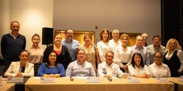 Empresarios se reúnen con candidatos a legisladores federales