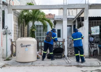 Aguakan ofrece tinacos mediante un programa de apoyo
