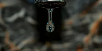 Aguakan ofrece atender los reportes de fugas de agua en forma oportuna