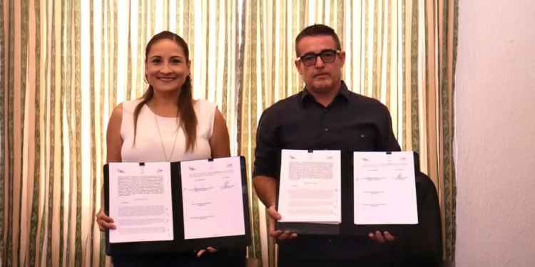 Firma de convenio para promover transparencia en Quintana Roo