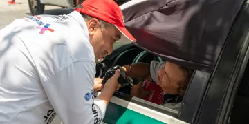 Senador panista Damián Zepeda, acompaña a Jorge Rodríguez en un día de campaña