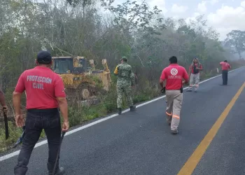 Evitan que fuego en basurero de Felipe Carrillo Puerto llegue a la selva