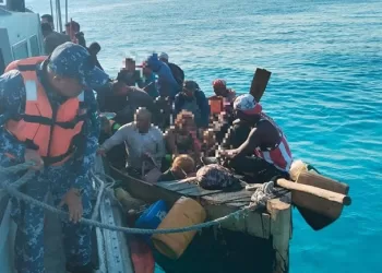 Armada de México salva a 51 personas frente a las costas de Isla Mujeres