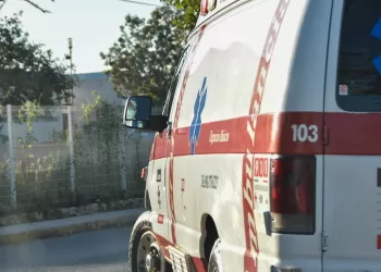 Falta de precaución en paso peatonal deja un estudiante atropellado