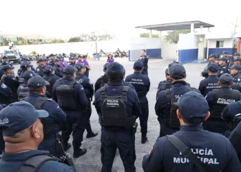 Exhortan a policías a actuar con legalidad y respeto