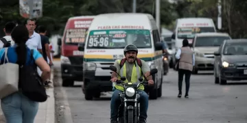Refuerzan operativos de seguridad en el transporte público de Cancún