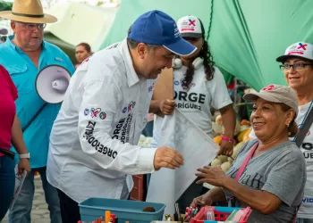 Jorge Rodríguez asume el compromiso de impulsar a las mujeres en su gobierno
