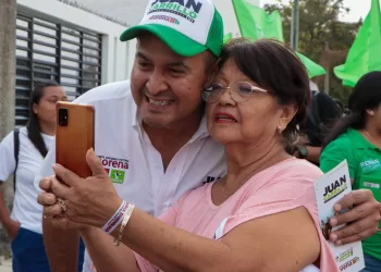Juan Carrillo y Claudia Sheinbaum comprometidos con el bienestar de las madres