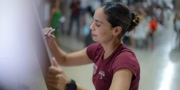 Firma Ana Paty Peralta acuerdo por la justicia social de colonias no municipalizadas