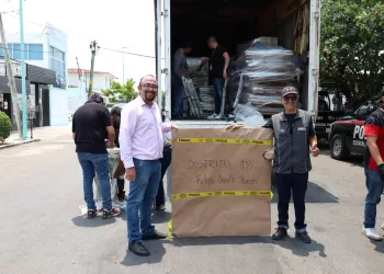 Llegan al IEQROO las boletas electorales para la elección de ayuntamientos y diputaciones locales del 2 de junio.