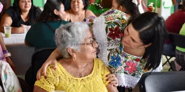 “Con Rostro de Mujer” compromisos de Estefanía Mercado para garantizar apoyos directos a jefas de familia y madres solteras de Solidaridad