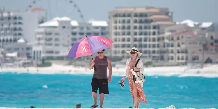 Sector salud enfrenta retos ante la tercera ola de calor y otras alertas sanitarias