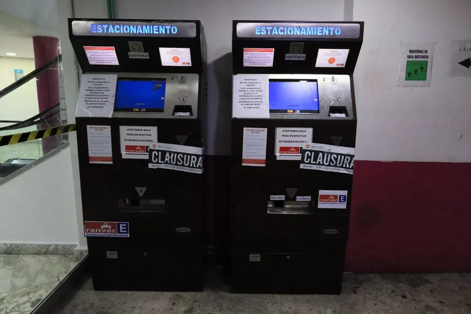 Clausuran estacionamiento de Plaza Las Américas por irregularidades