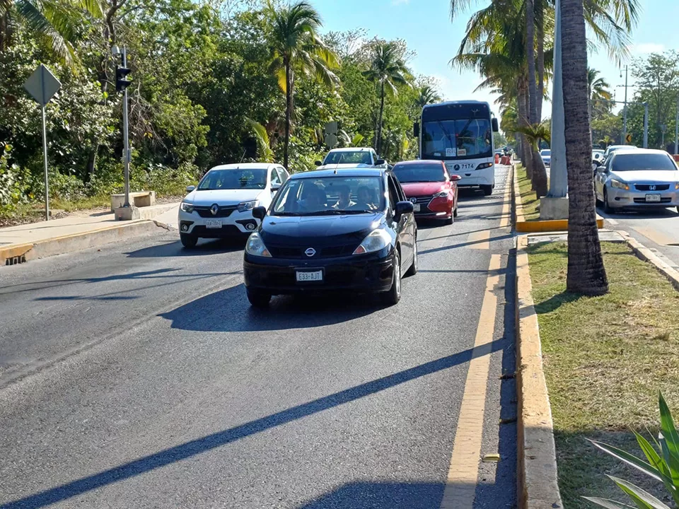 Liberan los carriles de acceso a la zona hotelera de Cancún