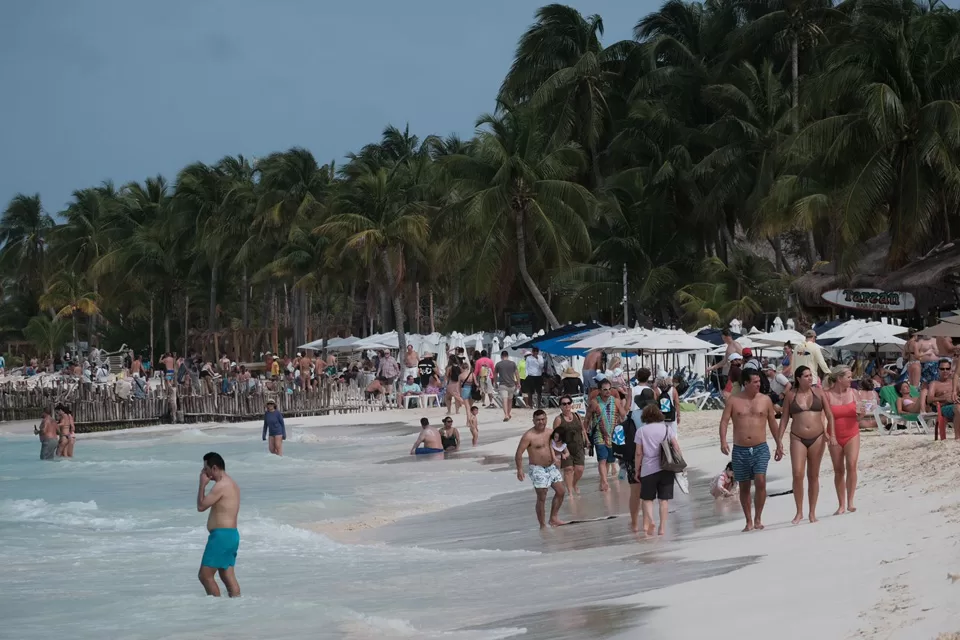 Gran afluencia de turistas en Isla Mujeres el fin de semana